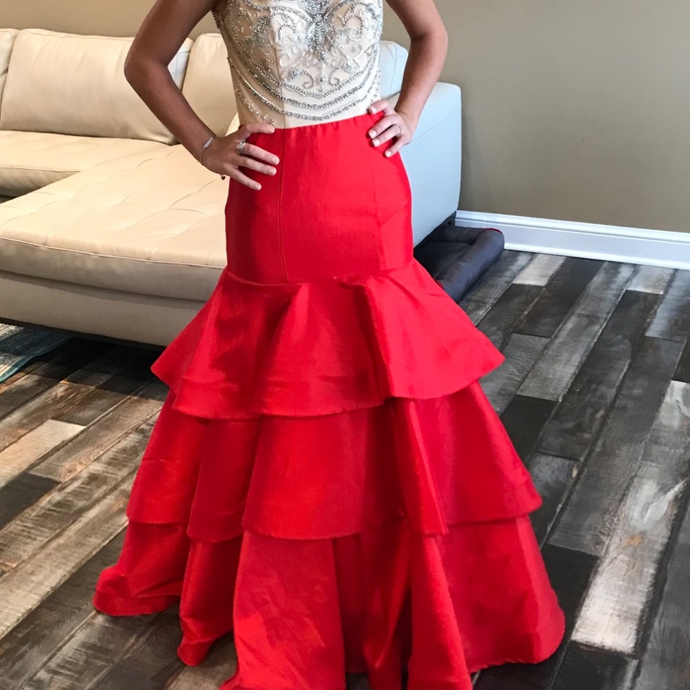 Prom dress - Picture 2 of 3